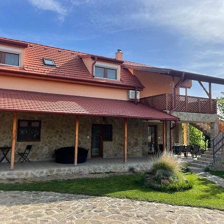 Szoegedi Villa 바다초니토마이 외부 사진