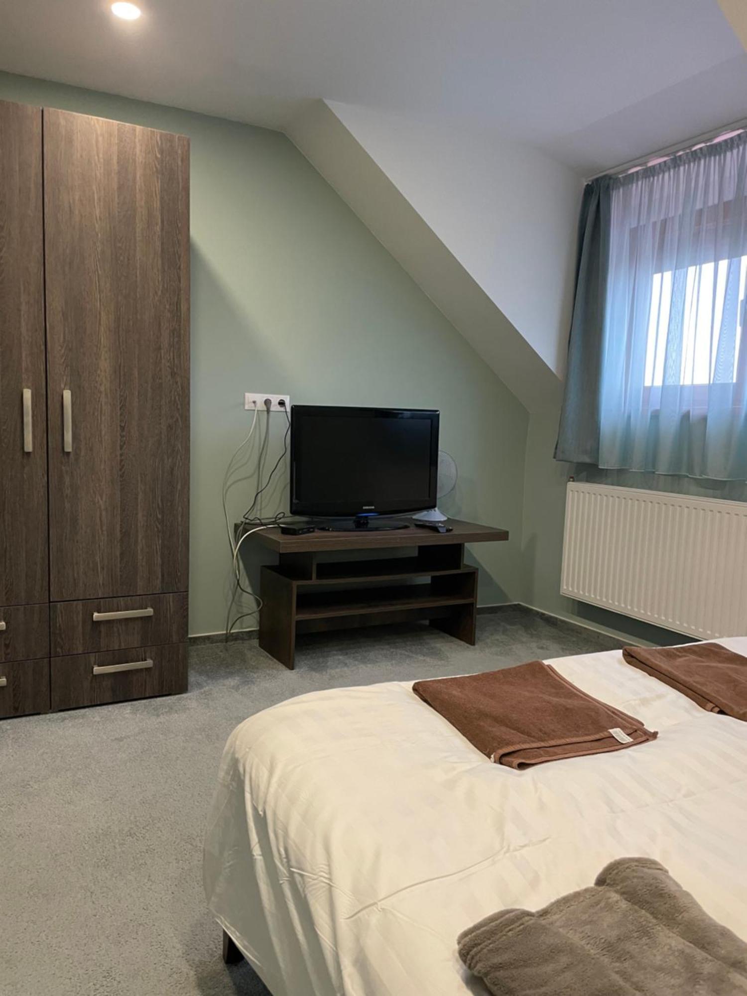 Szoegedi Villa 바다초니토마이 외부 사진