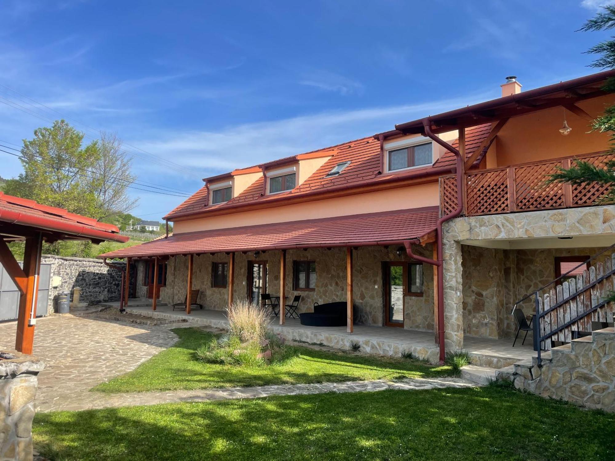 Szoegedi Villa 바다초니토마이 외부 사진