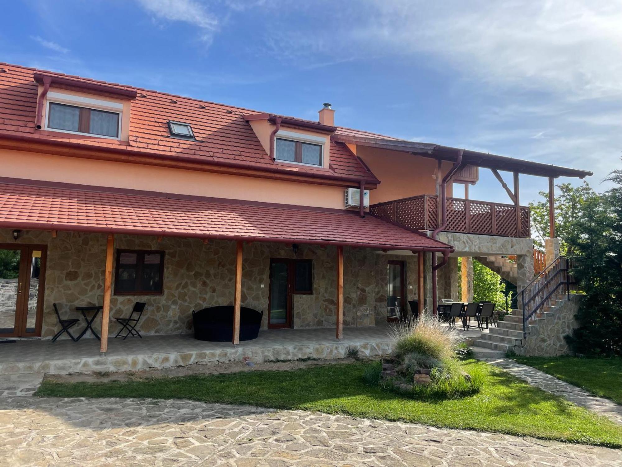 Szoegedi Villa 바다초니토마이 외부 사진