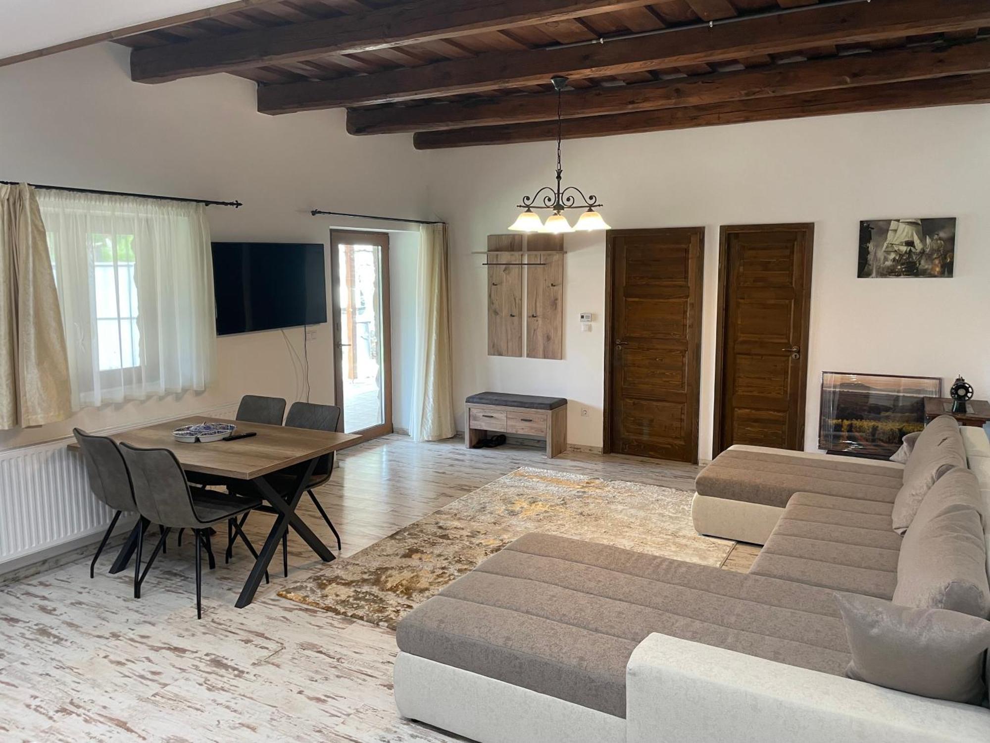 Szoegedi Villa 바다초니토마이 외부 사진